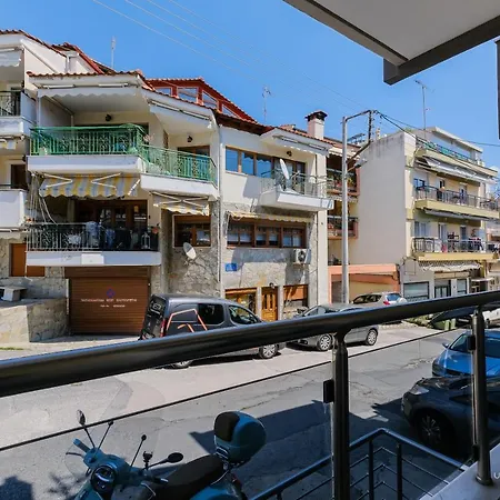 Skyline In Ano Poli, Vesta Philoxenia